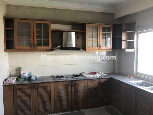 ミャンマー不動産 - 賃貸物件 - No.4671 - Duplex Penthouse with panoramic view of Yangon Cityfor rent in Sanchaung! - kitchen view