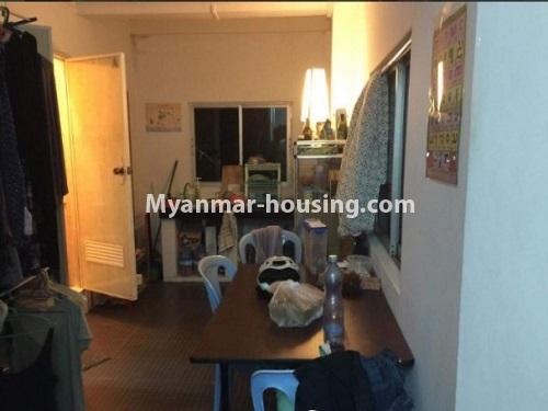 ミャンマー不動産 - 賃貸物件 - No.4724 - First floor apartment room for rent in Sanchaung! - dining area and kitchen view