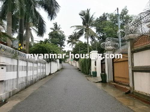 缅甸房地产 - 出售物件 - No.1374 - Very nice and lovely house in Mayangone Township! - view of the street.