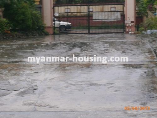 缅甸房地产 - 出售物件 - No.2030 - Good condominium  for sale in Myanma Gone Yay ! - View of the road.