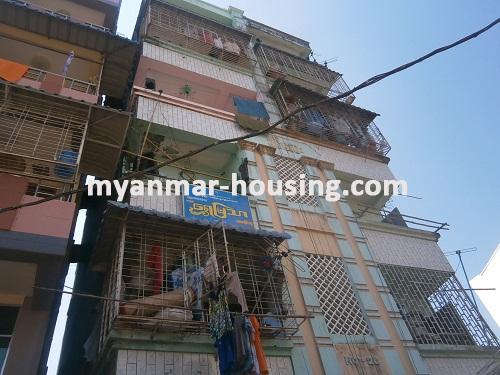 ミャンマー不動産 - 売り物件 - No.2464 - An apartment for sale in Kyee Myin Daing! - Close view of the building.