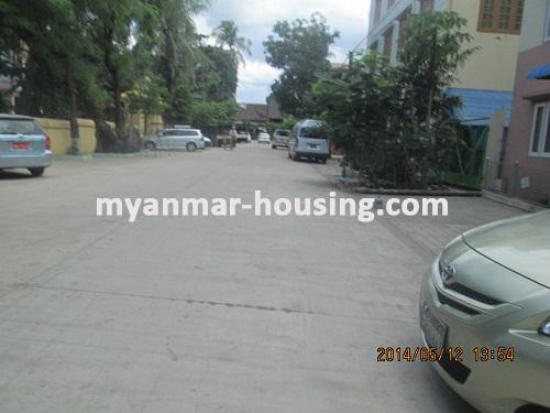 Myanmar real estate - for sale property - No.2592 - An apartment with fair price is rare!Get the chance right away! - View of the road.