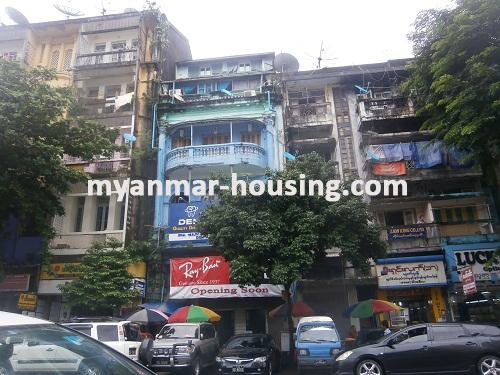 缅甸房地产 - 出售物件 - No.2716 - An apartment in the main center of Yangon! - Front view of the building.